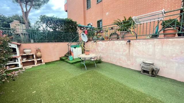 appartamento in vendita a Monte Compatri in zona Laghetto