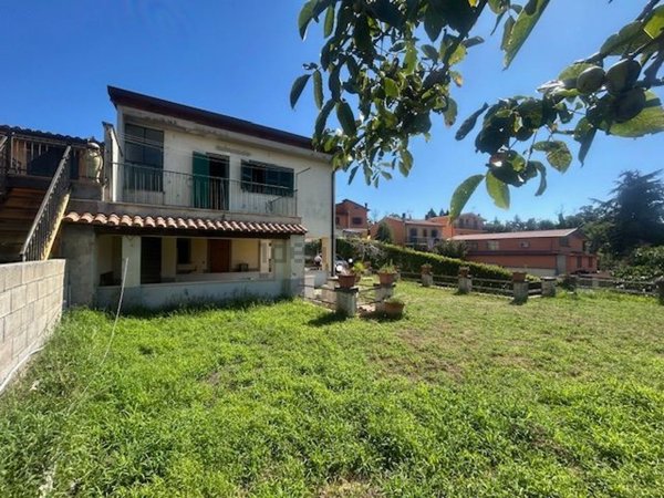 appartamento in vendita a Monte Compatri in zona Molara