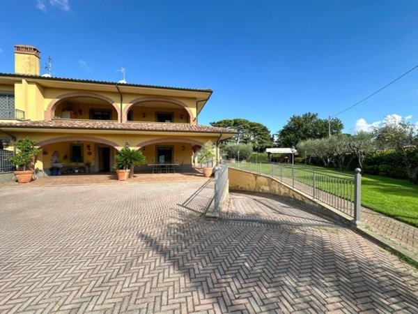 casa indipendente in vendita a Monte Compatri in zona Laghetto