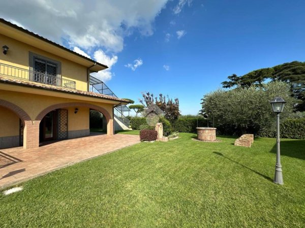 casa indipendente in vendita a Monte Compatri in zona Laghetto