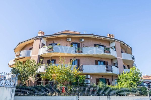 appartamento in vendita a Monte Compatri in zona Laghetto