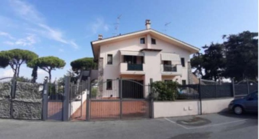 casa indipendente in vendita a Monte Compatri in zona Laghetto