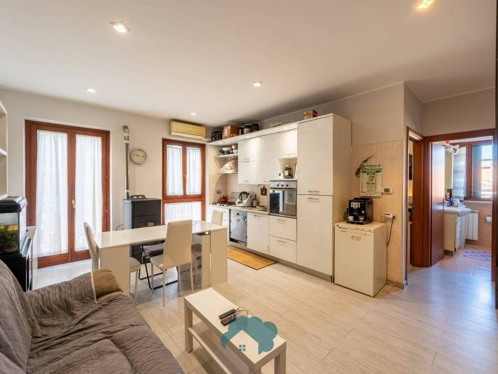 appartamento in vendita a Monte Compatri in zona Laghetto