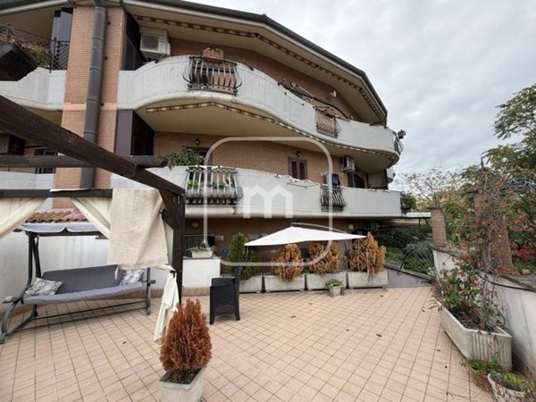 appartamento in vendita a Monte Compatri in zona Laghetto
