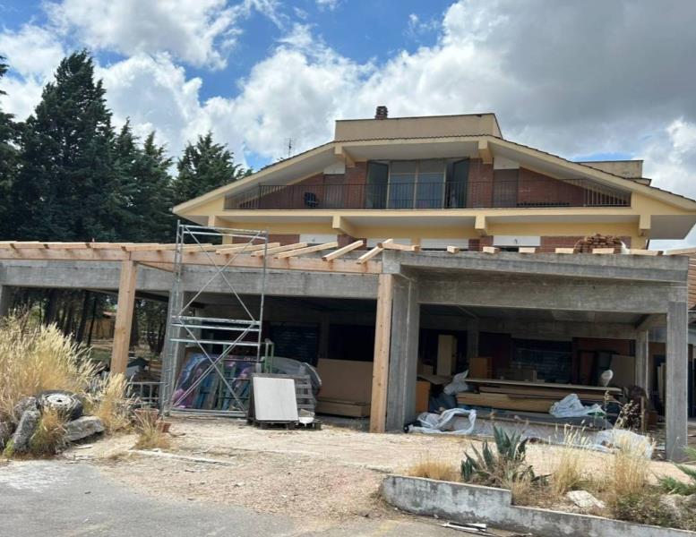 intera palazzina in vendita a Monte Compatri in zona Pantano