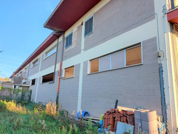 negozio in vendita a Monte Compatri in zona Laghetto