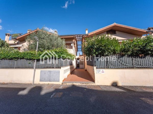 appartamento in vendita a Monte Compatri in zona Laghetto