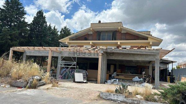 intera palazzina in vendita a Monte Compatri in zona Pantano