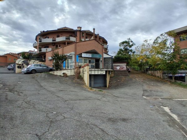 appartamento in vendita a Monte Compatri in zona Laghetto