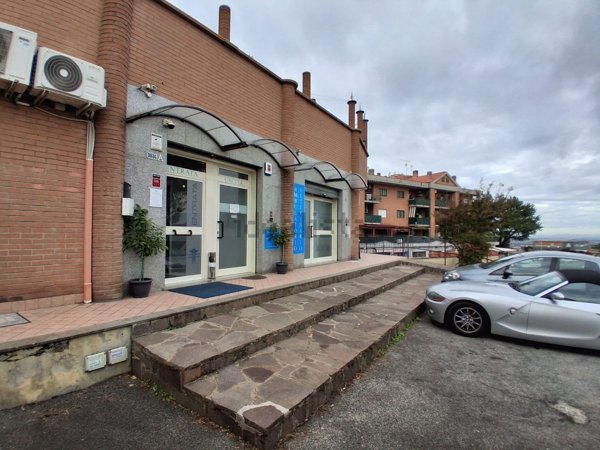 appartamento in vendita a Monte Compatri in zona Laghetto