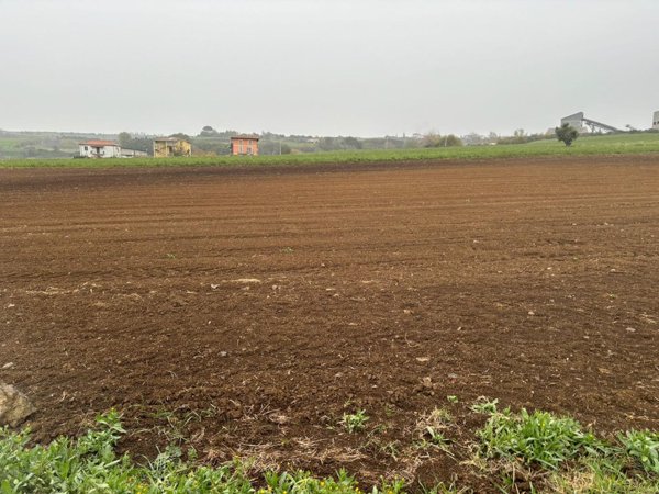 ufficio in vendita a Monte Compatri in zona Laghetto