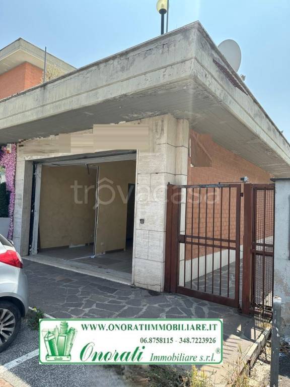 locale commerciale in vendita a Monte Compatri
