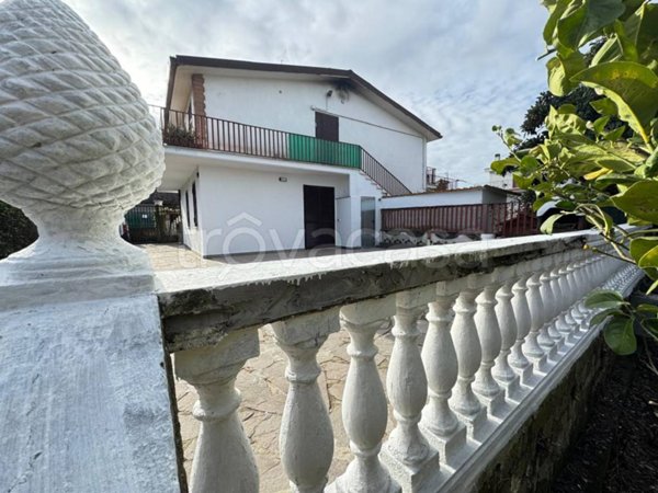 appartamento in vendita a Monte Compatri in zona Laghetto