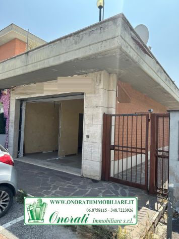 locale commerciale in vendita a Monte Compatri