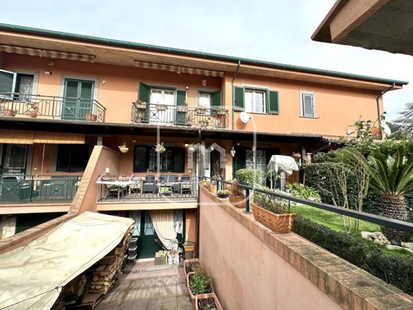 casa indipendente in vendita a Monte Compatri in zona Laghetto