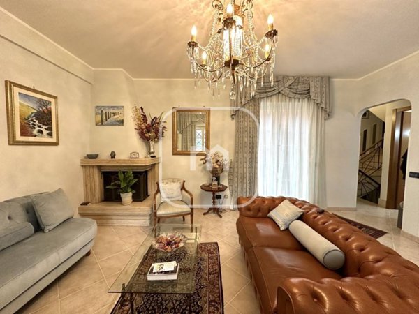 casa indipendente in vendita a Monte Compatri in zona Laghetto