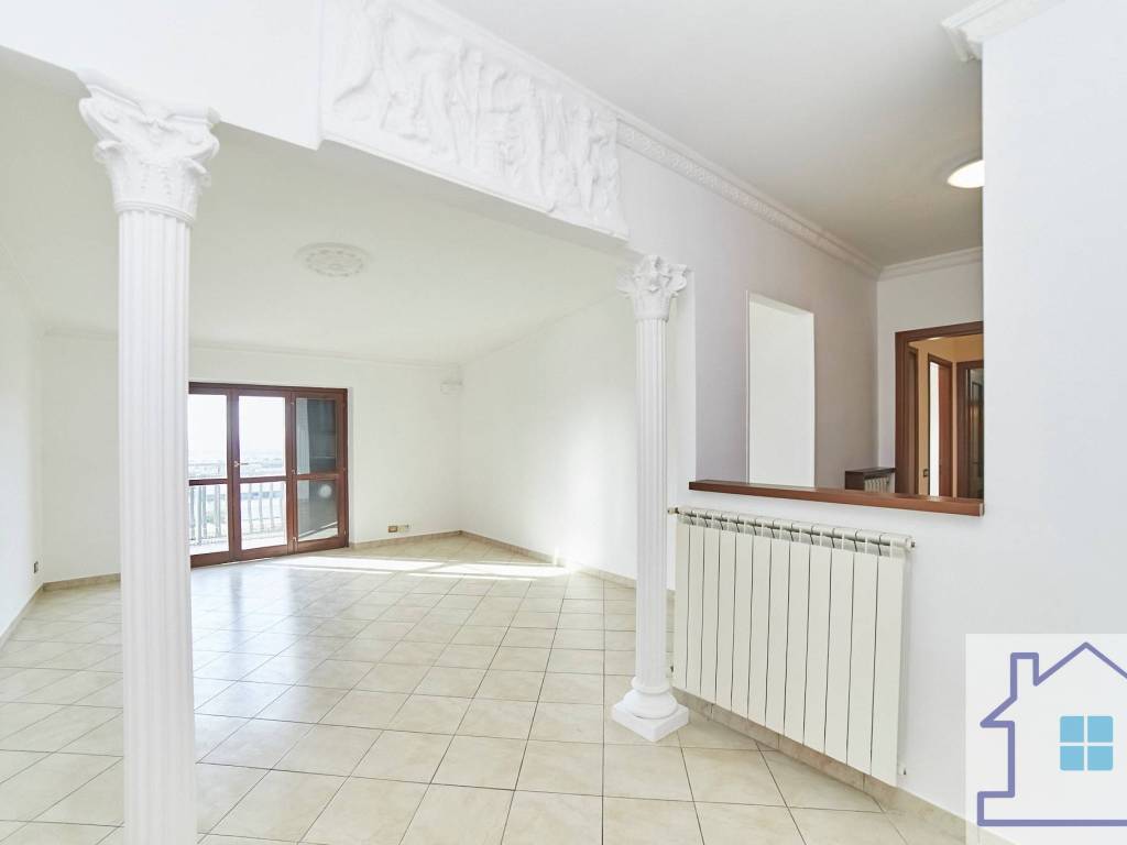 appartamento in vendita a Monte Compatri in zona Laghetto