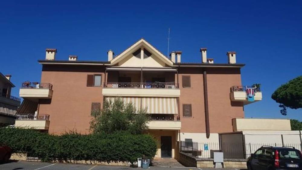 appartamento in vendita a Monte Compatri in zona Laghetto