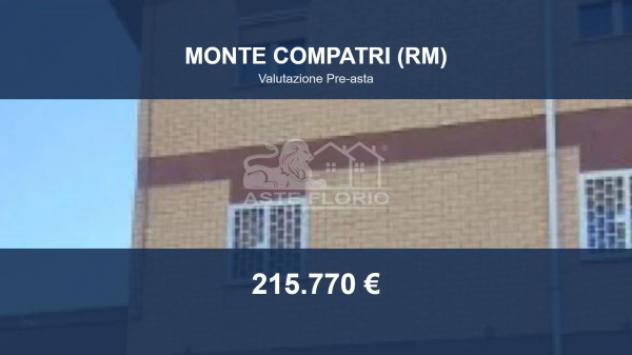 locale commerciale in vendita a Monte Compatri in zona Laghetto