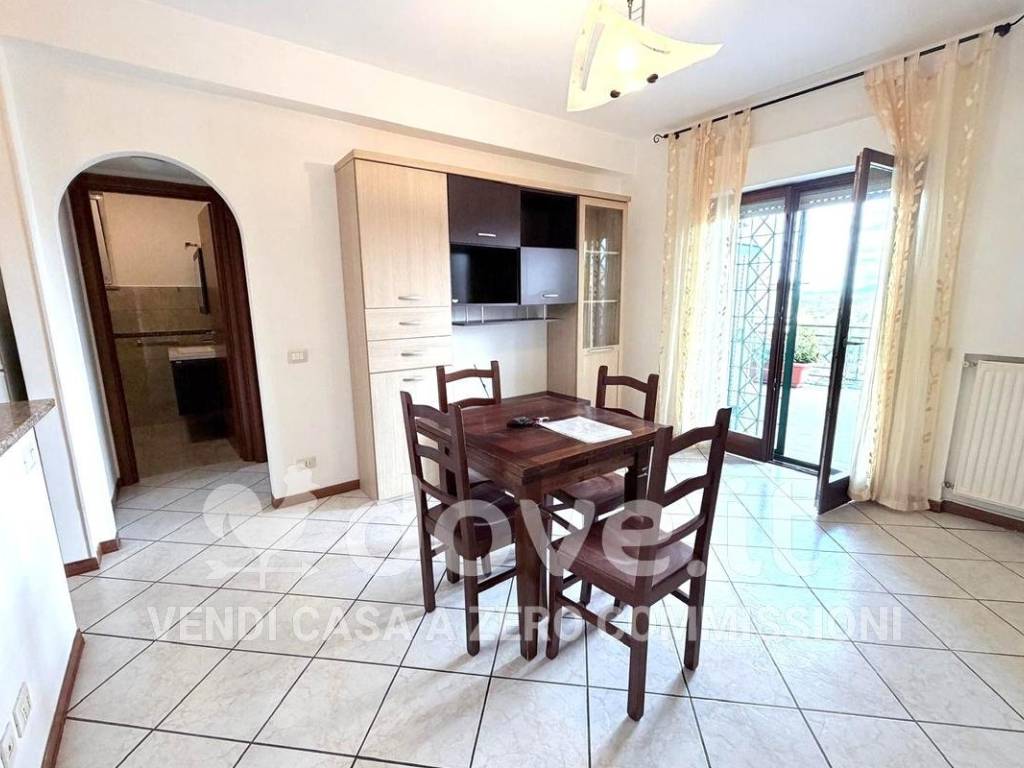 appartamento in vendita a Monte Compatri in zona Laghetto