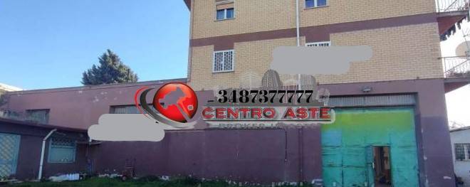 locale commerciale in vendita a Monte Compatri in zona Laghetto
