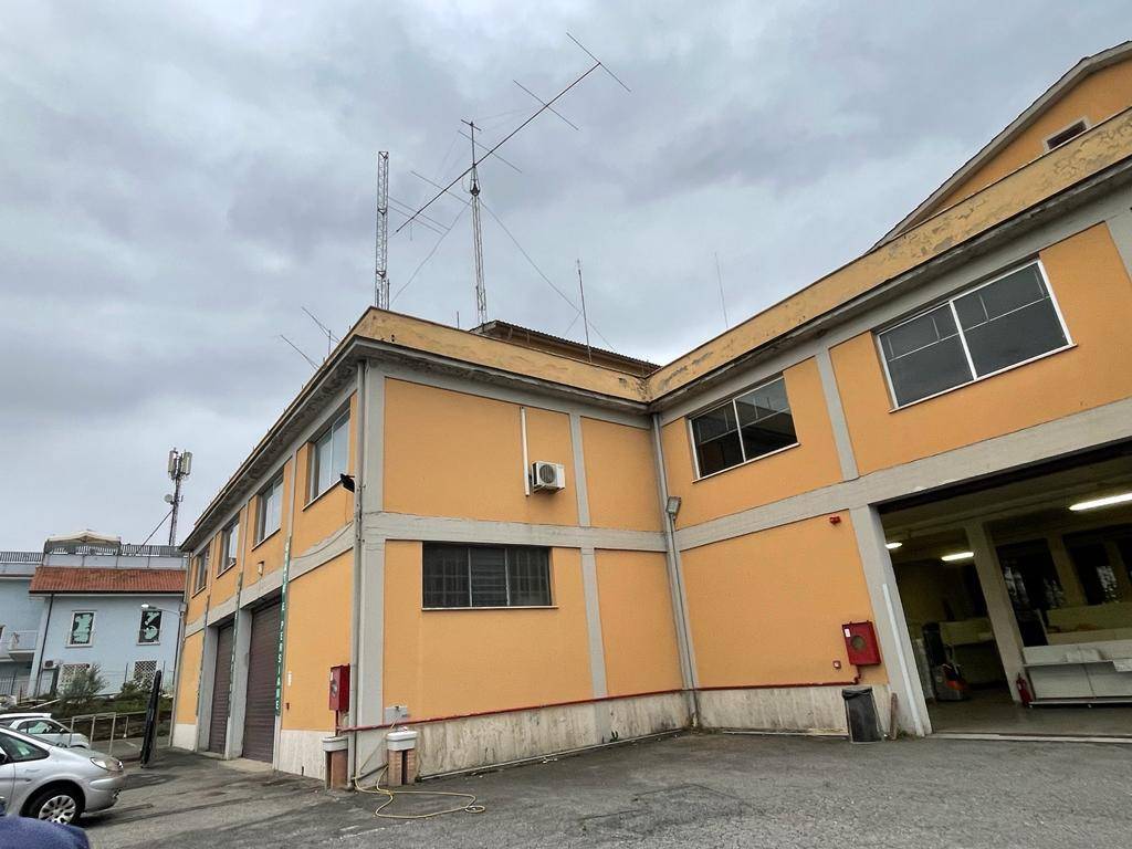 capannone in vendita a Monte Compatri in zona Laghetto