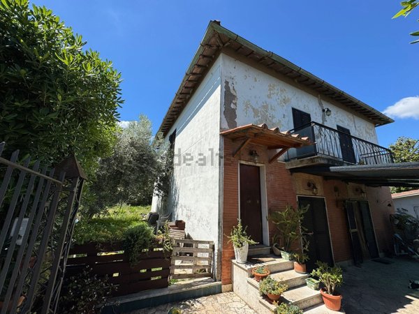 casa indipendente in vendita a Monte Compatri in zona Laghetto