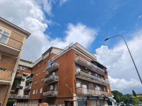 appartamento in vendita a Monte Compatri in zona Laghetto