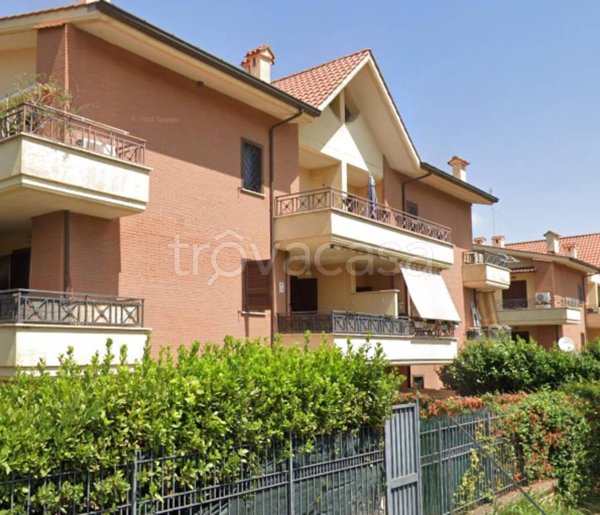 appartamento in vendita a Monte Compatri in zona Laghetto