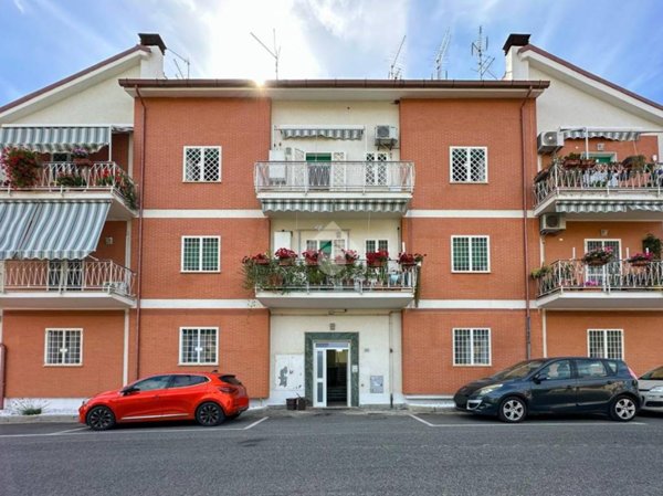 appartamento in vendita a Monte Compatri in zona Laghetto