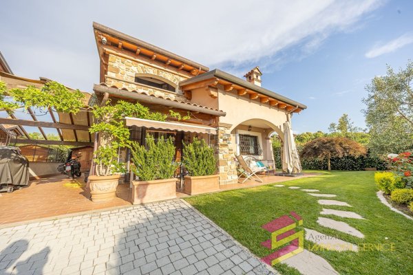 casa indipendente in vendita a Monte Compatri in zona Molara