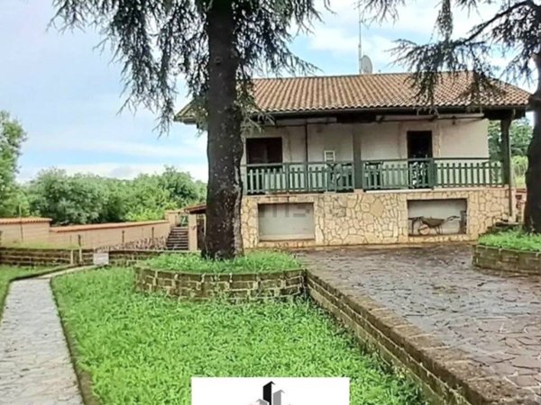 casa indipendente in vendita a Monte Compatri in zona Laghetto