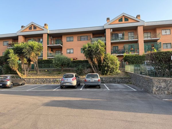 appartamento in vendita a Monte Compatri in zona Laghetto