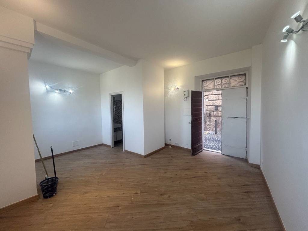 negozio in vendita a Monte Compatri