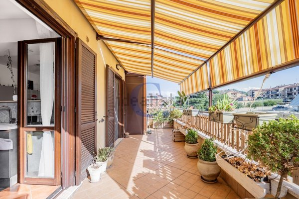 appartamento in vendita a Monte Compatri in zona Laghetto