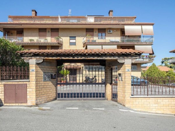 appartamento in vendita a Monte Compatri in zona Laghetto
