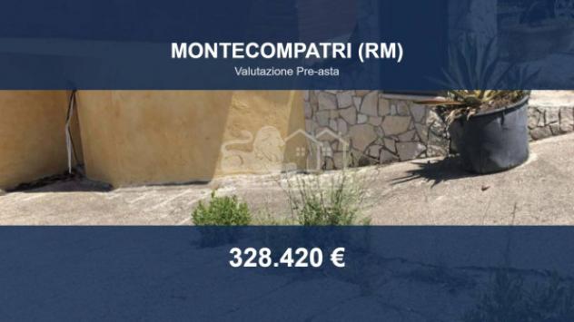 locale commerciale in vendita a Monte Compatri in zona Laghetto