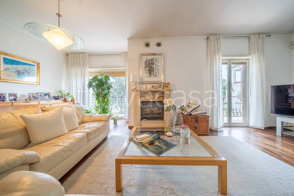 appartamento in vendita a Monte Compatri in zona Laghetto