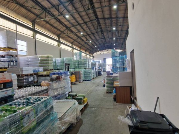 locale commerciale in vendita a Monte Compatri in zona Laghetto