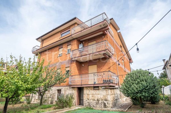 appartamento in vendita a Monte Compatri in zona Laghetto