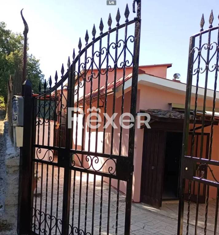 casa indipendente in vendita a Monteflavio