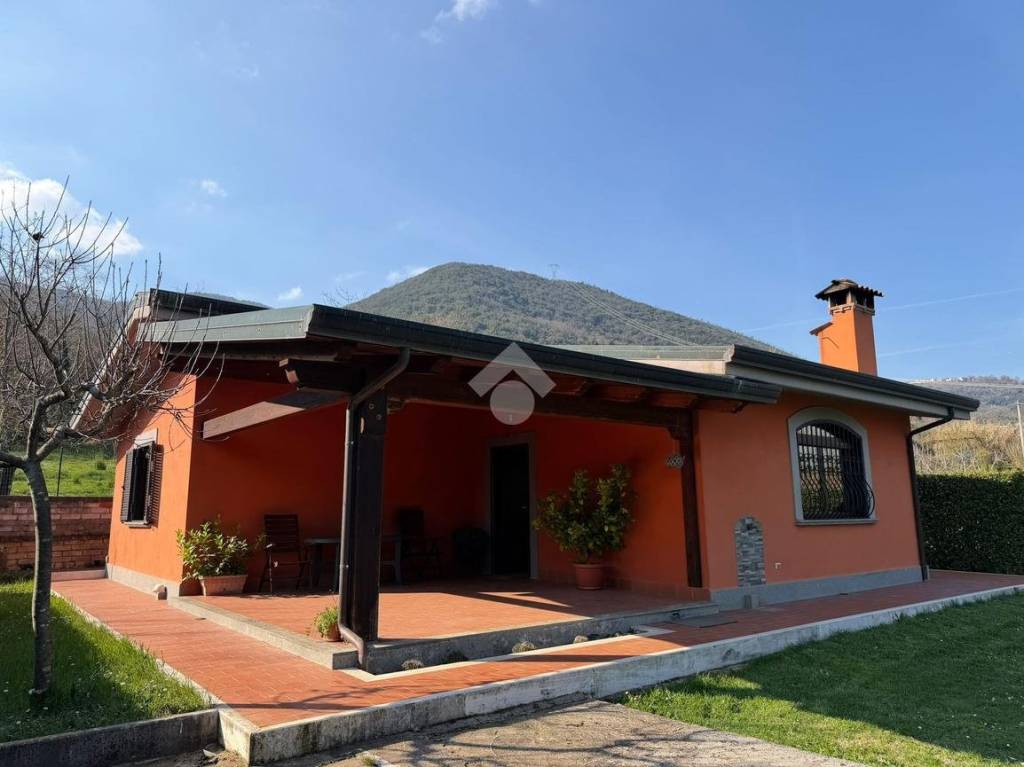 casa indipendente in vendita a Montelanico