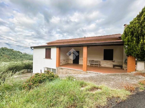 casa indipendente in vendita a Montelanico