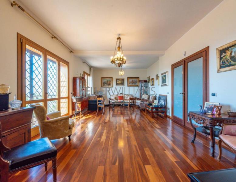 casa indipendente in vendita a Montelibretti