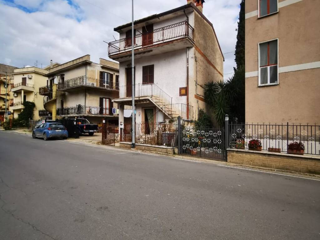 casa indipendente in vendita a Montelibretti