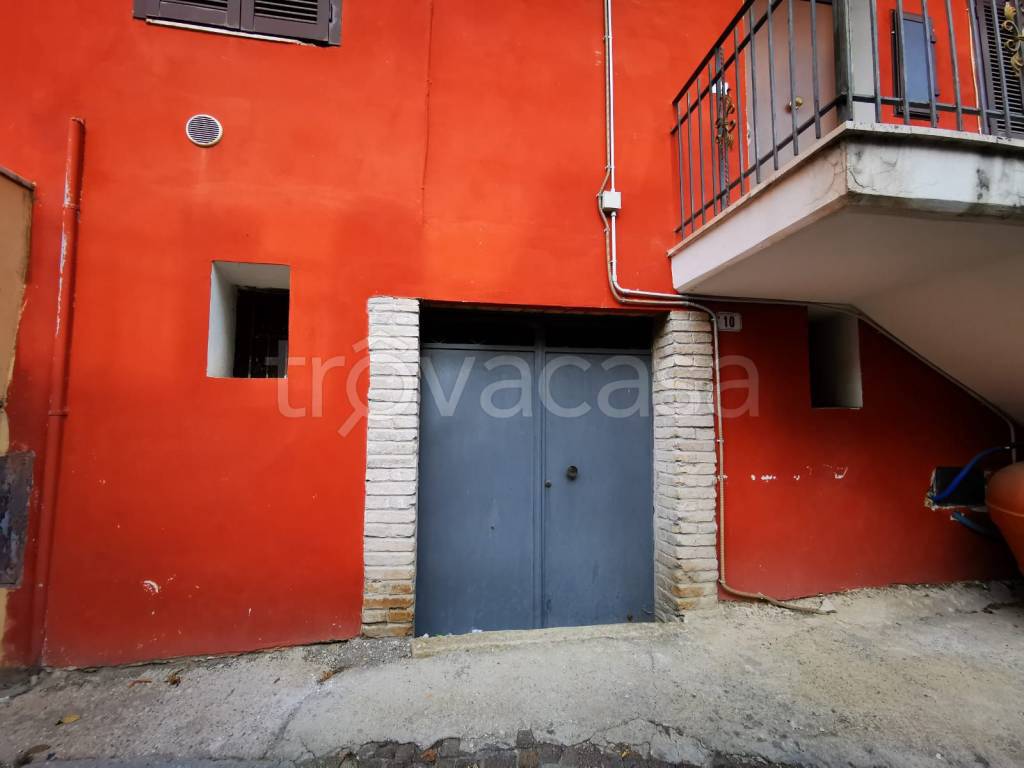 locale commerciale in vendita a Montelibretti