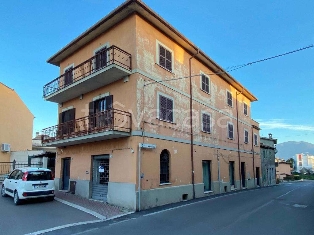 negozio in vendita a Montelibretti