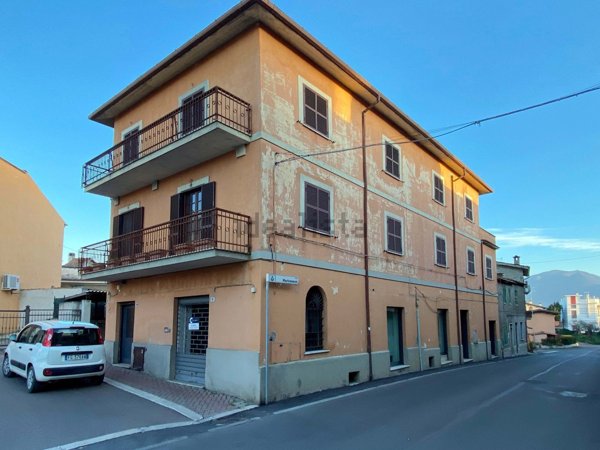 locale commerciale in vendita a Montelibretti