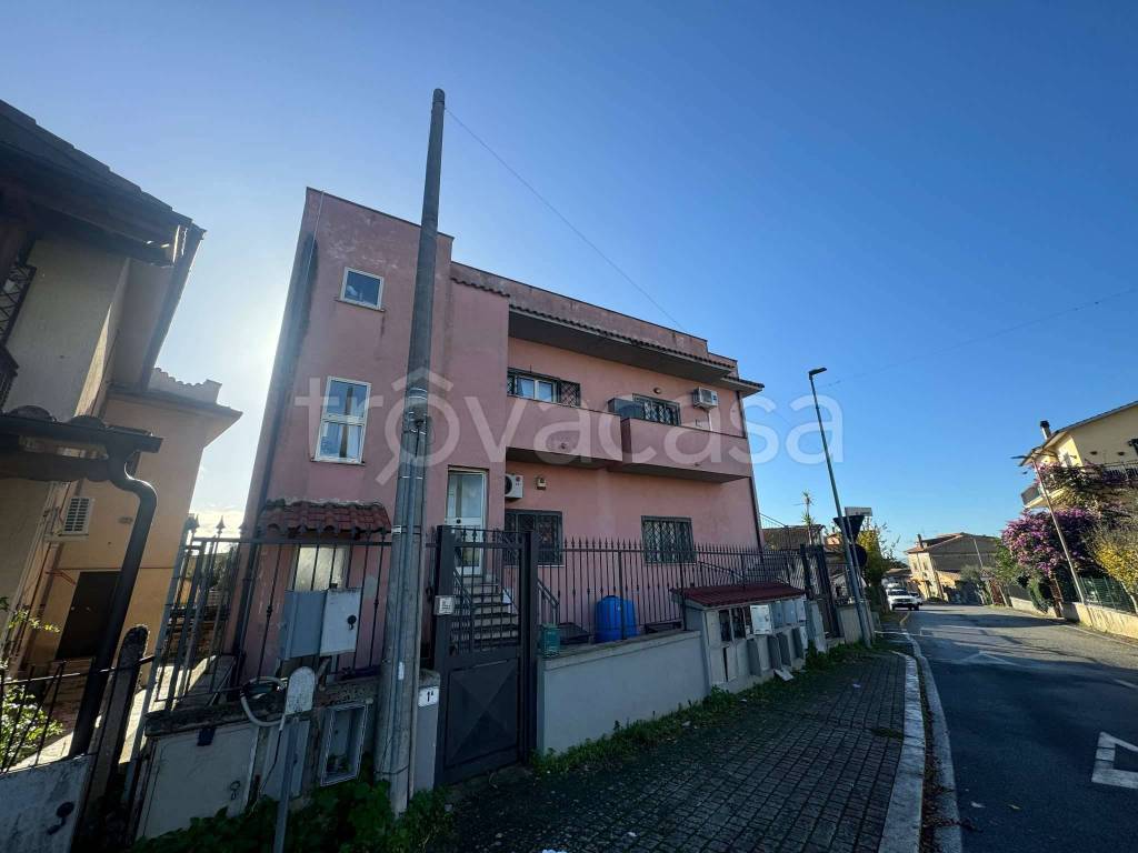 appartamento in vendita a Montelibretti in zona Borgo Santa Maria
