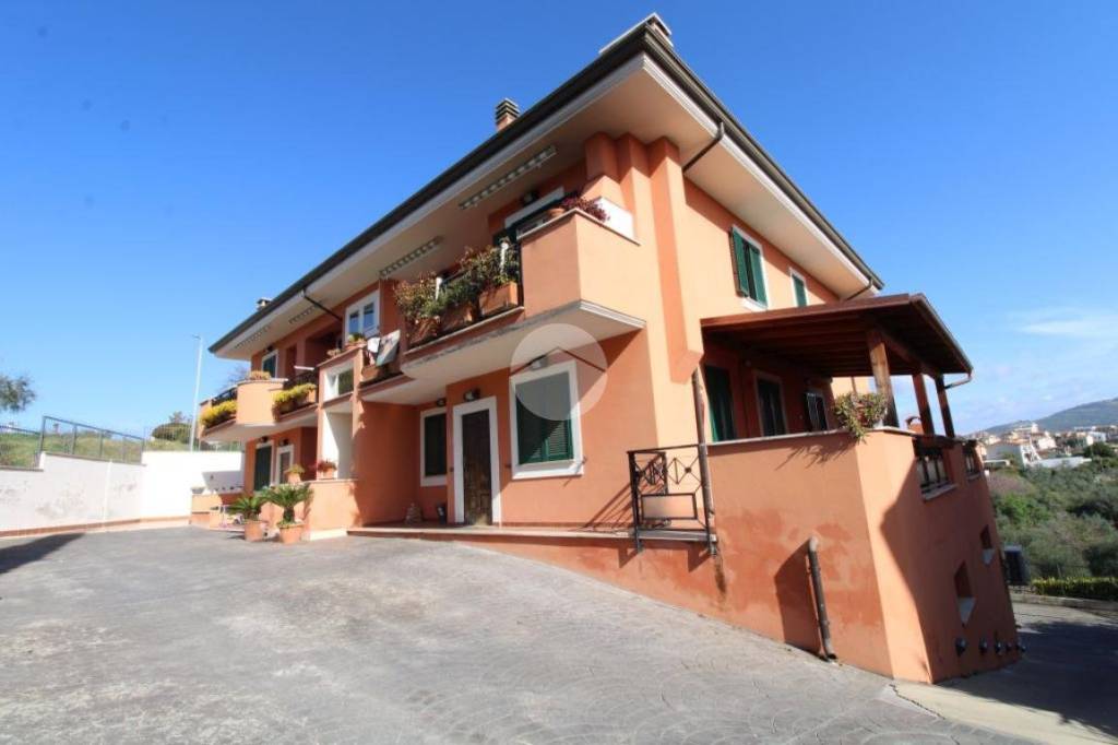 appartamento in vendita a Montelibretti